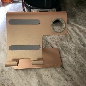I phone/Apple Watch charging station stand